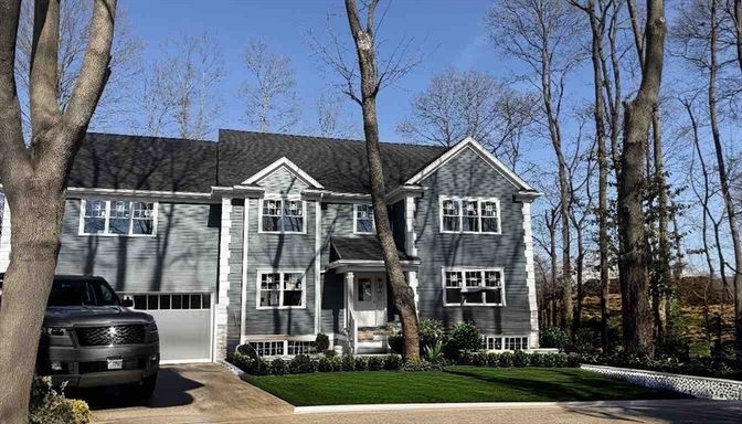 Attached, Exterior, Facade, Rowhouse
