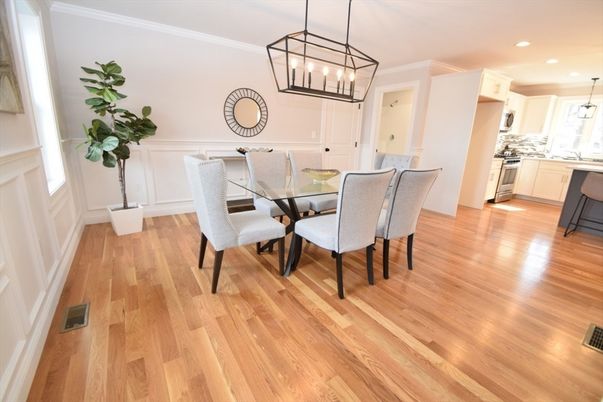 Dining room, Interior, Kitchen, Pendant Lights, Recessed Lighting, Wood Texture Flooring