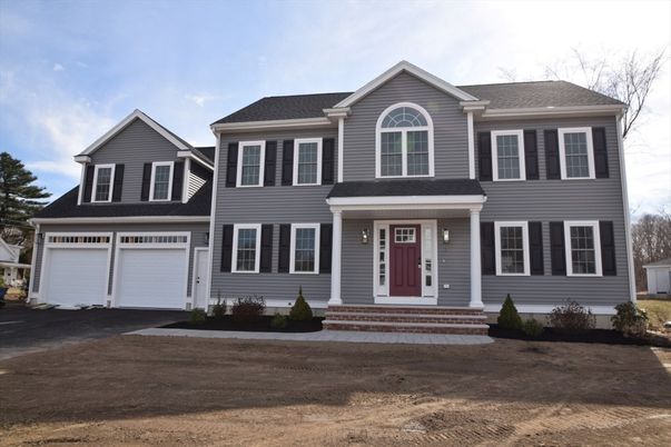 Attached, Exterior, Facade, Farmhouse