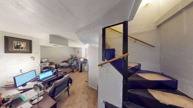 Home Office, Interior