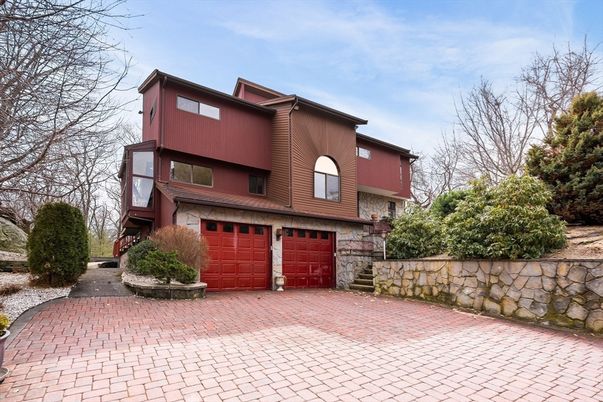 Attached, Exterior, Facade, Modern