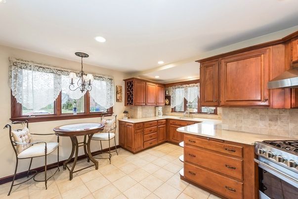 Chandelier, Interior, Kitchen, Recessed Lighting, Stainless Steel Appliances