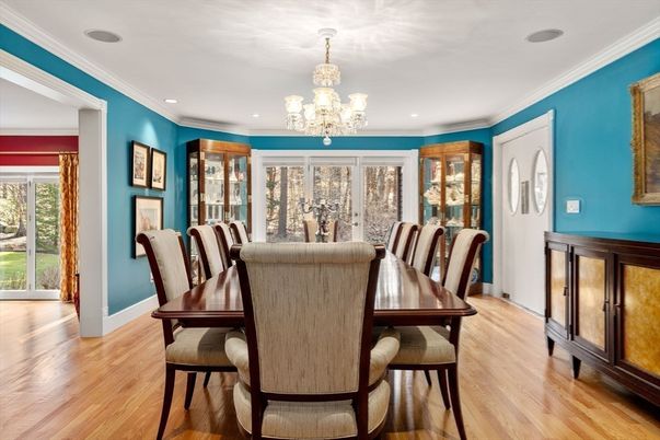 Chandelier, Dining room, Interior, Recessed Lighting, Wood Texture Flooring