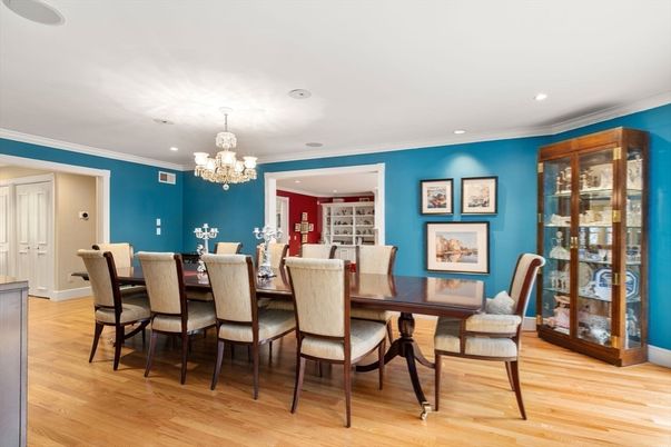 Chandelier, Dining room, Interior, Recessed Lighting, Wood Texture Flooring