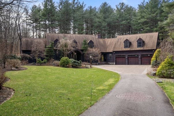 Attached, Backyard, Exterior, Facade, Brick Facade, Cape Cod