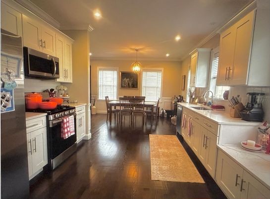 Dining room, Interior, Kitchen, Pendant Lights, Recessed Lighting, Wood Texture Flooring