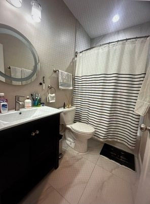 Bathroom, Interior, Recessed Lighting