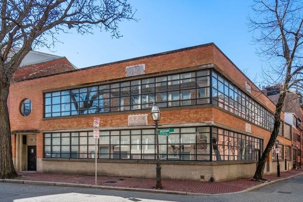 Exterior, Facade, Brick Facade, Highrise