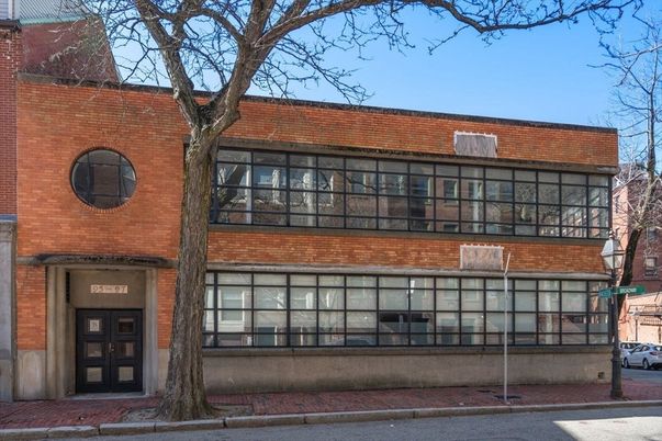 Exterior, Facade, Brick Facade, Rowhouse