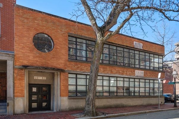 Exterior, Facade, Brick Facade, Rowhouse