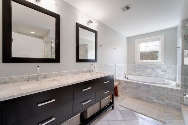 Bathroom, Dual Sink Vanities, Interior, Recessed Lighting