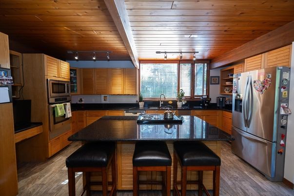 Dining room, Interior, Kitchen, Stainless Steel Appliances, Wooden Ceilings, Wood Texture Flooring