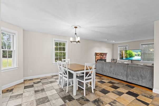 Dining room, Interior, Living room, Pendant Lights, Recessed Lighting