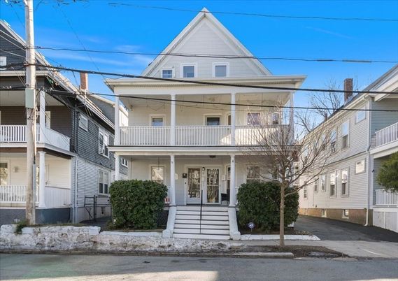 Exterior, Facade, Queen Anne Victorian