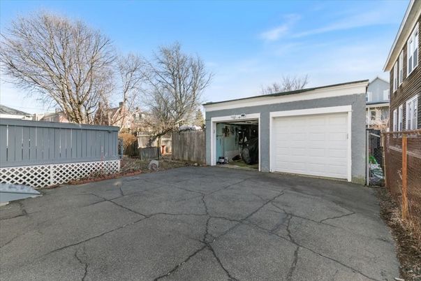 Detached Garage, Exterior