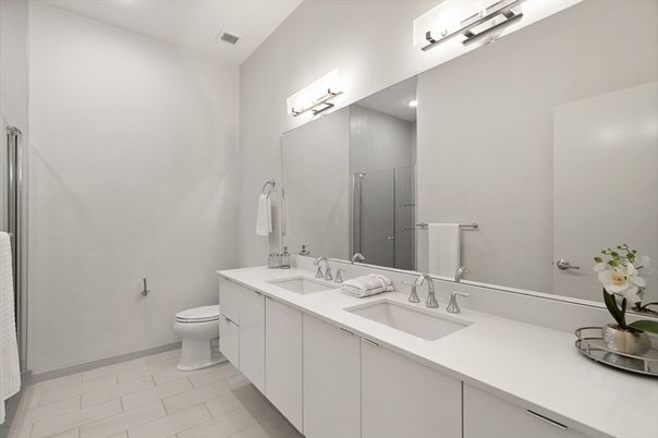 Bathroom, Dual Sink Vanities, Interior