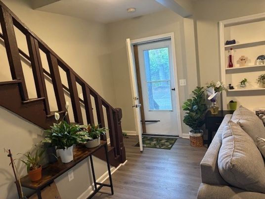 Interior, Recessed Lighting, Wood Texture Flooring