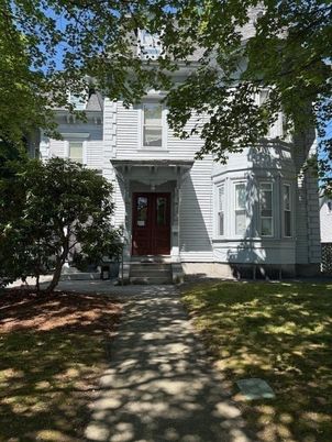 Exterior, Facade, Queen Anne Victorian