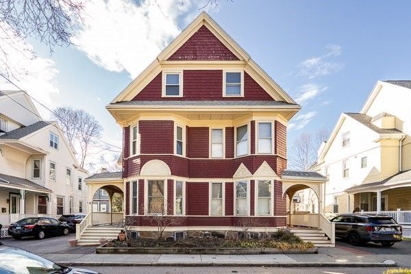 Exterior, Facade, Queen Anne Victorian
