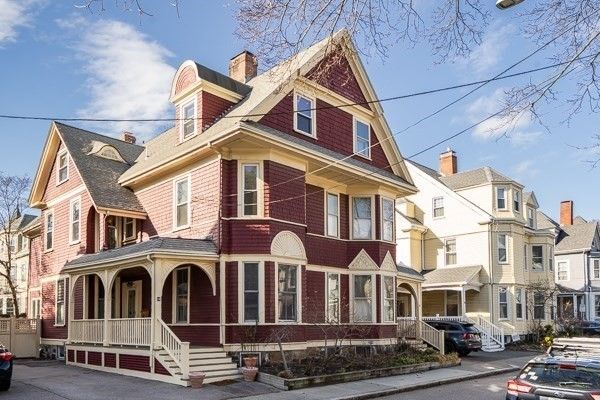 Exterior, Facade, Queen Anne Victorian