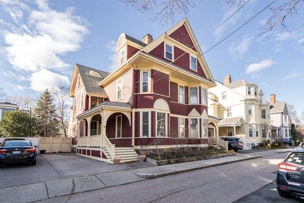 Exterior, Facade, Queen Anne Victorian