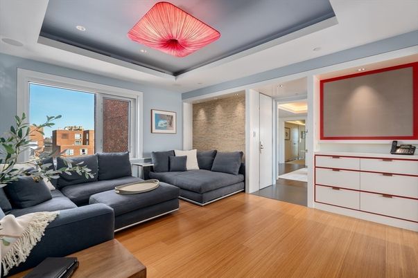 Interior, Living room, Pendant Lights, Recessed Lighting, Wood Texture Flooring
