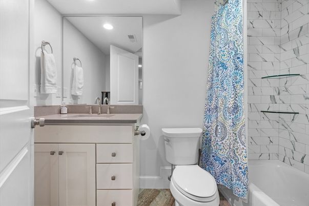 Bathroom, Interior, Recessed Lighting