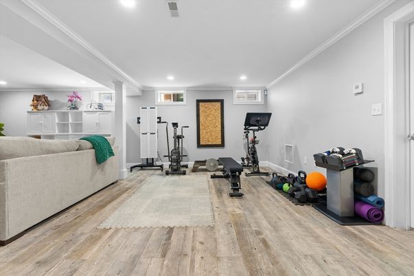 Fitness Equipment, Interior, Recessed Lighting, Wood Texture Flooring