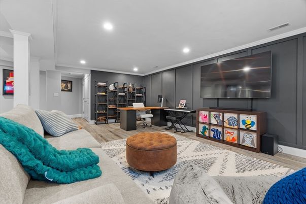 Home Office, Interior, Recessed Lighting, Wood Texture Flooring