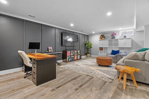Home Office, Interior, Recessed Lighting, Wood Texture Flooring