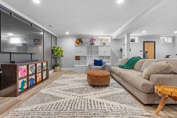 Interior, Living room, Recessed Lighting, Wood Texture Flooring