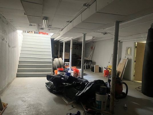 Garage, Interior