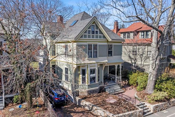 Exterior, Facade, Queen Anne Victorian