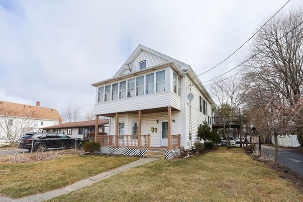 Backyard, Exterior, Facade, Queen Anne Victorian