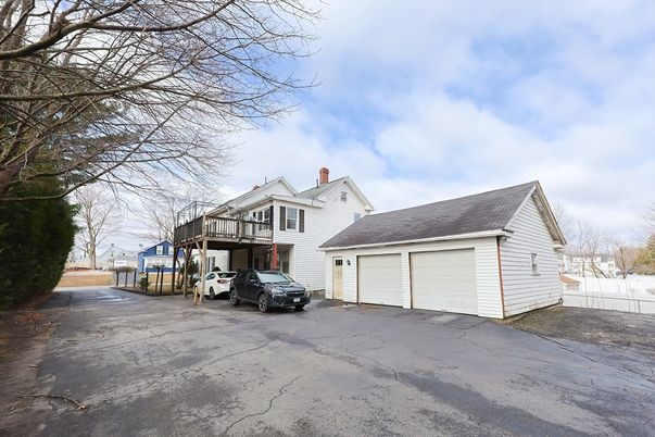 Detached Garage, Exterior