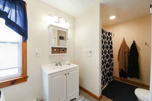 Bathroom, Interior, Recessed Lighting