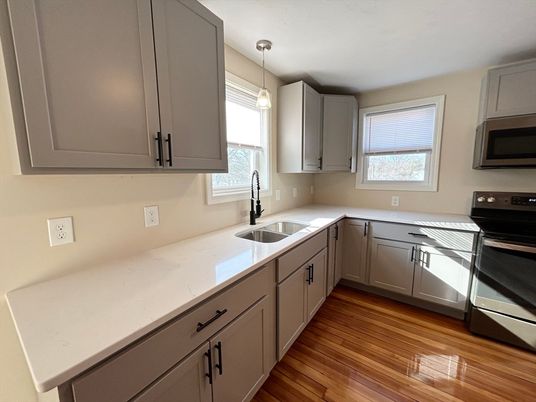 Interior, Kitchen, Pendant Lights, Wood Texture Flooring
