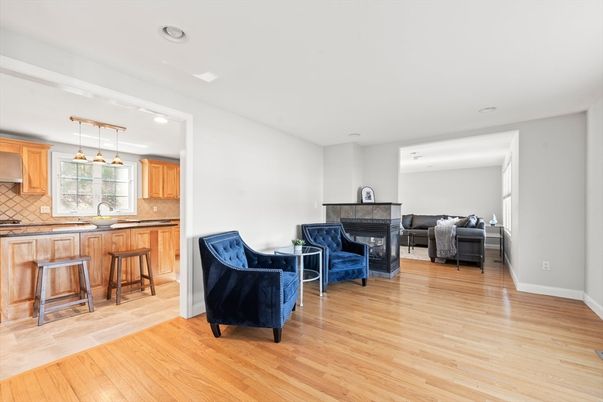 Interior, Kitchen, Living room, Pendant Lights, Recessed Lighting, Wood Texture Flooring