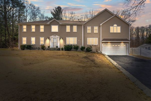 Attached, Exterior, Facade, Farmhouse