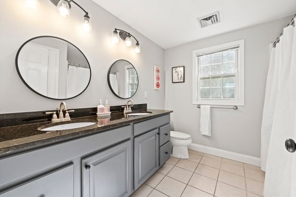 Bathroom, Dual Sink Vanities, Interior