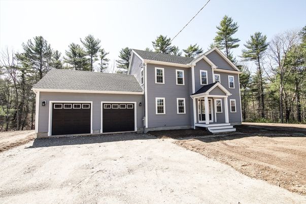 Attached, Exterior, Facade, Farmhouse