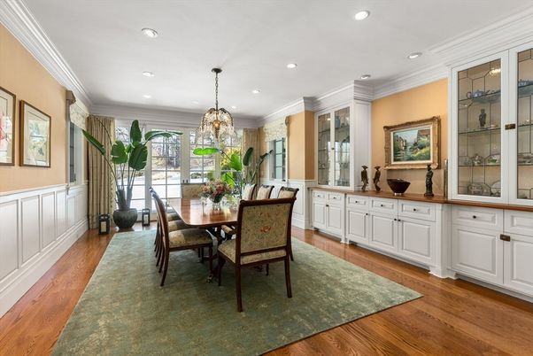 Chandelier, Dining room, Interior, Recessed Lighting, Wood Texture Flooring
