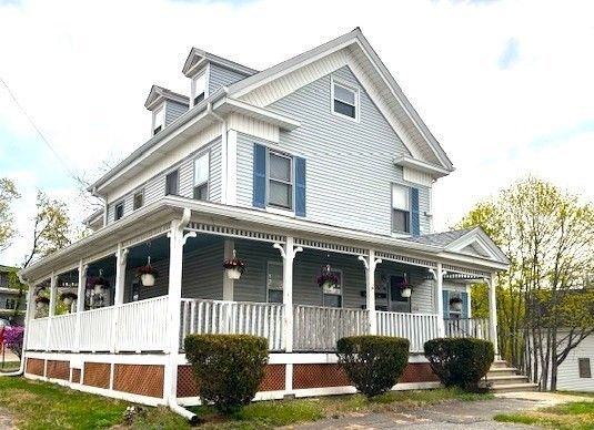Exterior, Facade, Queen Anne Victorian