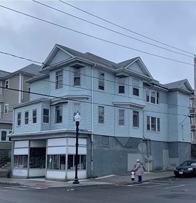 Exterior, Facade, Rowhouse