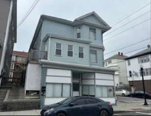 Exterior, Facade, American Foursquare