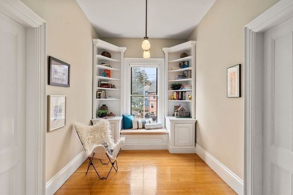 Interior, Pendant Lights, Wood Texture Flooring