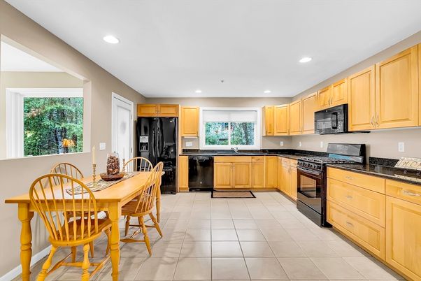 Dining room, Interior, Kitchen, Recessed Lighting