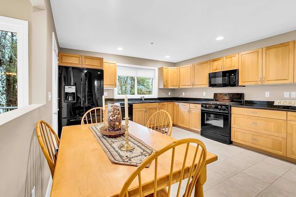 Dining room, Interior, Kitchen, Recessed Lighting