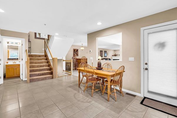 Dining room, Interior, Pendant Lights, Recessed Lighting