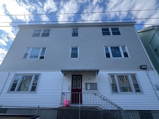 Exterior, Facade, Rowhouse